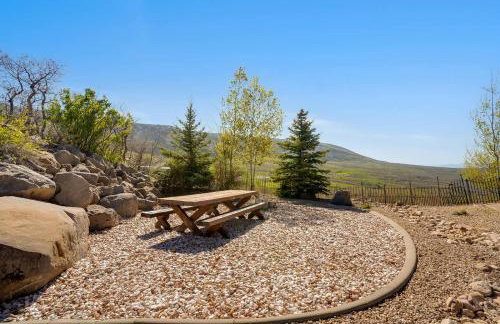 Ski and Ride Mountain Haus - Hot Tub, Fire Pit, Game Room & Deck - Foto 57