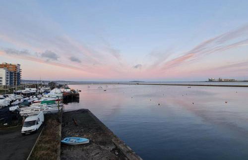 Calming Sea View City Apartment - Foto 39