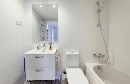 Sunsets and the pool in Barcelona - Foto 23