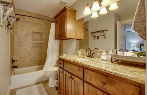 Lakefront Home with WiFi, Entertainment, Dock & Lake Views - Dogs OK - Photo 38