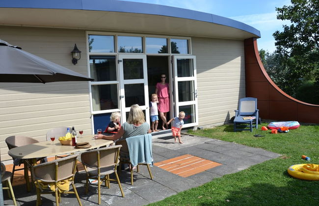 Bungalow in 's-gravenzande With Nautical Charm - Photo 22