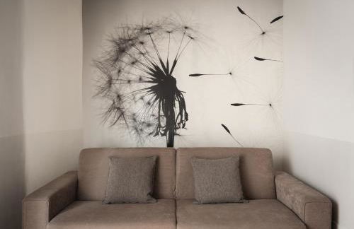 Deluxe Central Apartment - Photo 18