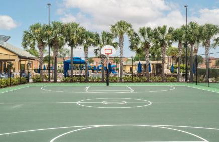 Near Disney - 5BR Home- Games Pool Hot Tub & BBQ - Foto 29