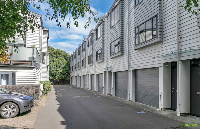 Balcony+Parking 3BR Gem Near Arena | Zodiak Stays - Foto 19