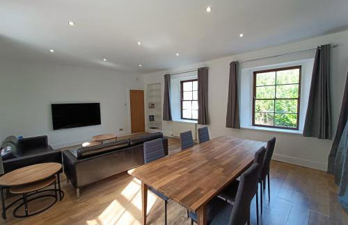 RnB - Rural n Beautiful - The Spacious Coach House - Photo 51