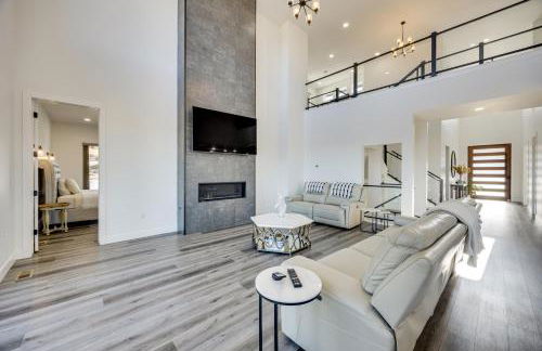 Group Getaway in Monument! High-End Home with Views - Foto 6