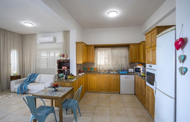 Beachfront Villa Meneou 5 - Foto 9