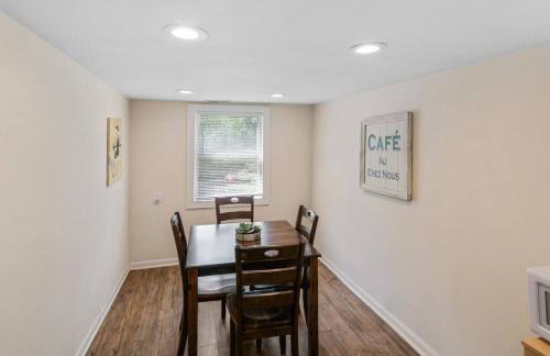 Apt with heated garage Libertyville Near Naval Base - Foto 6