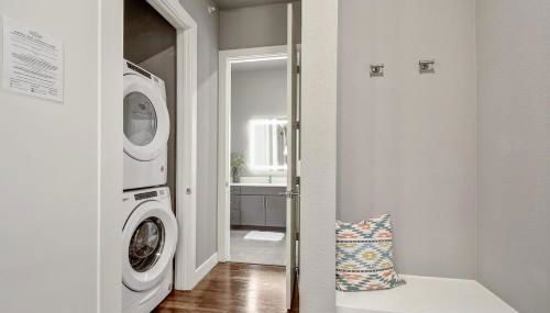 One Bedroom Luxury Apartment - Fast Wi-Fi - Free Parking - Foto 4