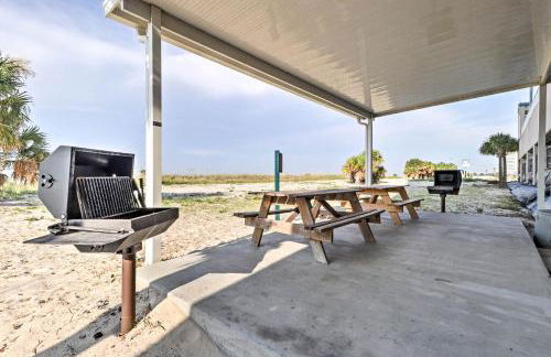 Spacious Biloxi Getaway with Pools and Beach Access! - Foto 34