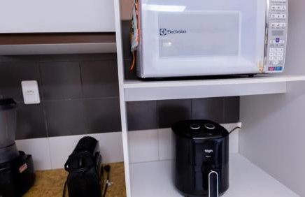 Casa com Wi-Fi, Piscina e Garagem a 550m da Praia - Foto 16