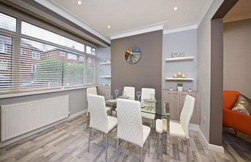 Beautiful Cozy Home With Free Parking - Foto 1