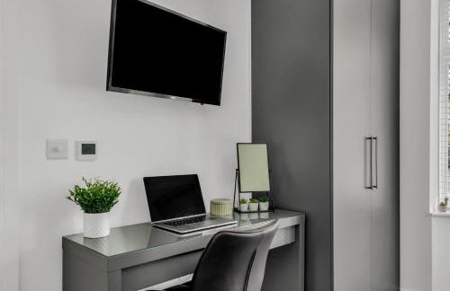 Stanley Park House Peterborough - 3 bed, 3 bathroom, parking, garden - Foto 23