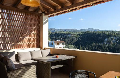 Ilys Home, a Country-chic Retreat with Pool & BBQ, By ThinkVilla - Photo 47