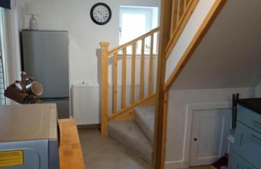 2 bedrooms sleeps 4 free wifi parking outdoor area - Foto 14