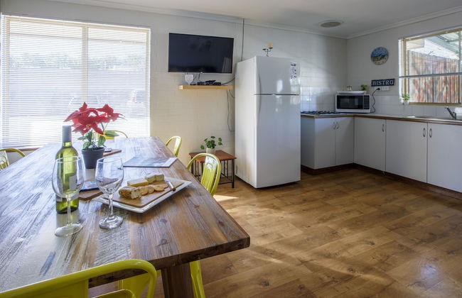 Shark Bay Seafront Apartments - Photo 24