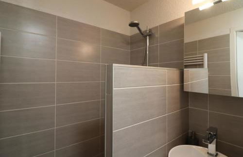 Studio rénové avec balcon, proche pistes, animaux acceptés - FR-1-502-415 - Foto 7