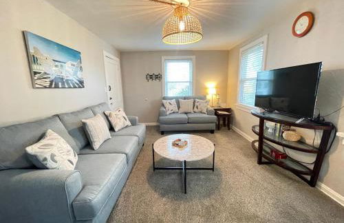 Seas the Day - 4 blocks to the beach, restaurant, and bar district - great deck and outdoor space!! - Foto 19