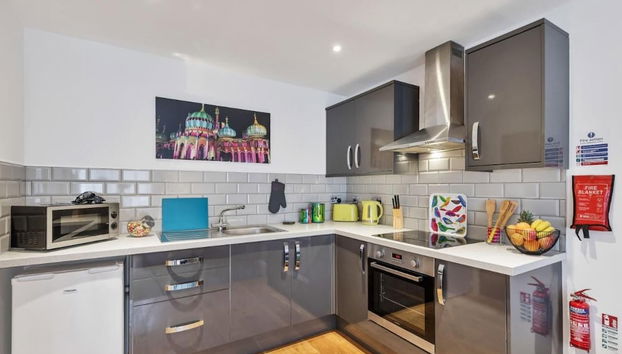 Rainbow Studio - Spacious City Centre - Close to sea - Sleeps 1 to 3 Guests - Foto 2, Habitación