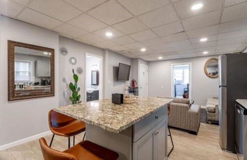 Updated 3BR 2BA Apartment Near NYC Airport - Foto 50