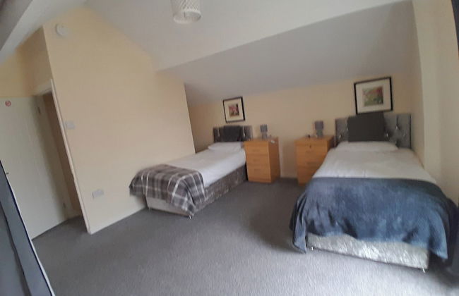 Blackpool - 2-beds - Sleeps 5 - Pet Friendly - Photo 2