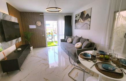New Modern Apartment close to the Beach - Photo 12