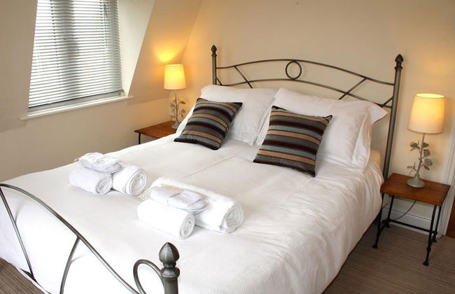 Cotswolds Valleys Accommodation - Exclusive use character one bedroom family holiday apartment - Foto 1