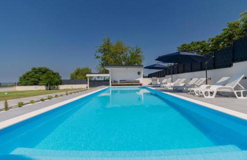 Gorgeous Home In Smokovic - Photo 10