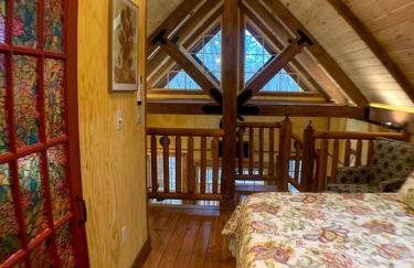 Magical Tree House Experience with a Private Hot Tub in Shenandoah Valley, Virginia - Foto 21
