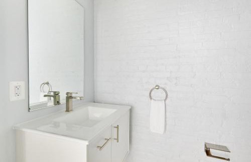 The King Street House by Kasa - Photo 53