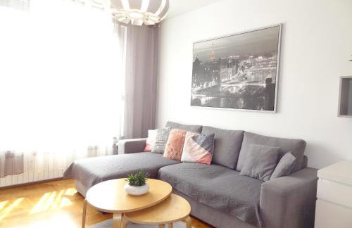 Well-equipped apartment with free parking - Photo 8