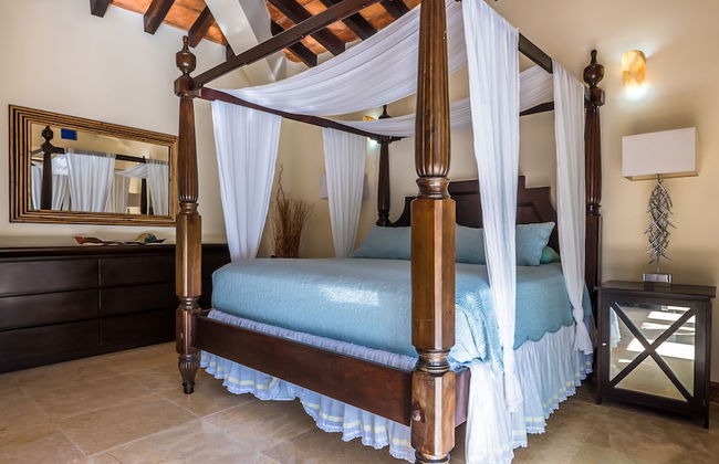 Fully Staffed, Beach Frontage Luxury Villa - Foto 51