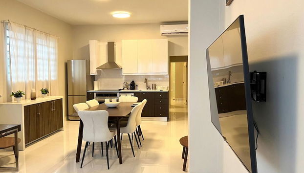 Luxurious Beachside 3-Br Apt - Foto 4, Servicio de comidas en la habitación