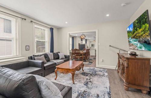 Spacious Home King Beds Gym Deck Games Parking AC - Foto 27