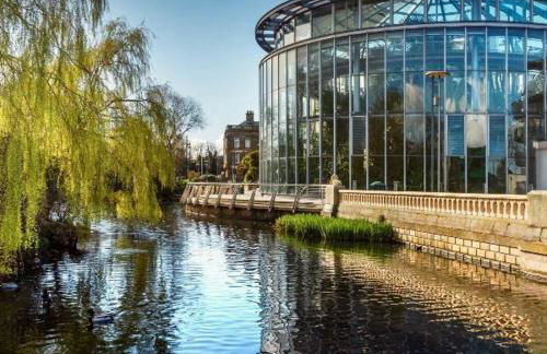 A&A Luxury Stay Mowbray - 1Bdr Apt w Balcony & Views - Foto 9