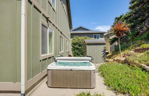 Steps to Shore Home with Hot Tub in Gold Beach - Foto 24