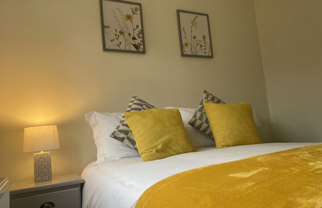 Gladstone Apartments by Bluebell Rooms - Photo 23