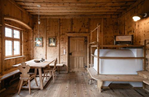 OBERBUCHFELDER historic farmhouse - Photo 25