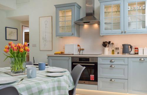 The Courtyard - Photo 6