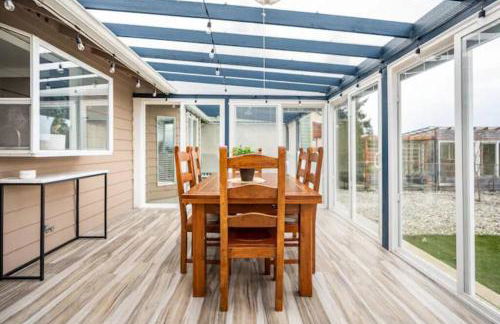 Shiny Rambler House with Spacious Solarium. - Foto 1