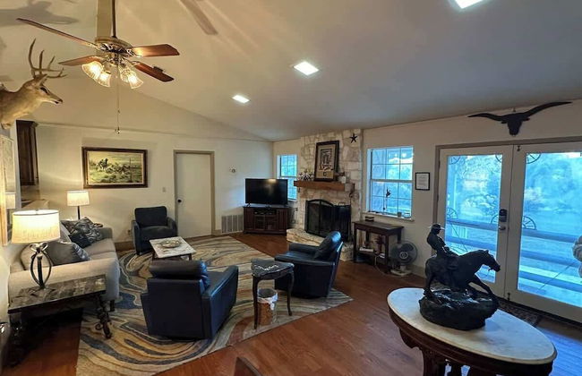 Stunninghome on The Blanco River - Foto 13