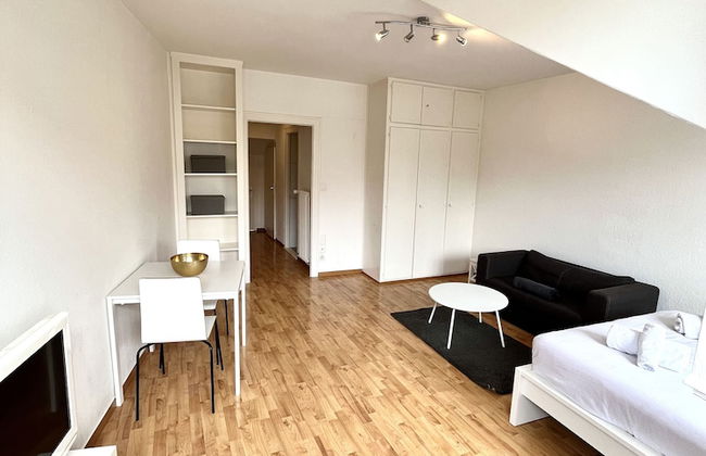 Yooneet Boutique Studio 2' Train Station - Foto 10