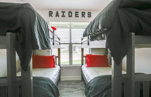 Hot Tub and Game Room Raider Resort in Lubbock - Foto 26