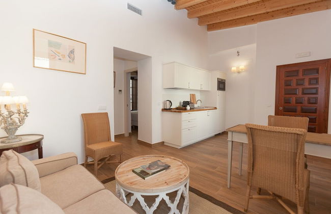 Patios de la Riva - Photo 11