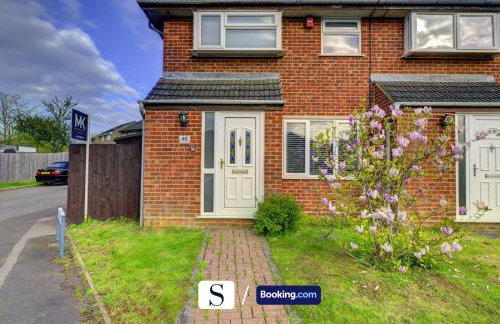 LastMinOffer 10pc Off I A Lovely Executive Home for Families or Contractors I A Lovely Garden and Parking Space I Wifi I Early check-in or Long Term Rates Available I SILVA Short Term Lets 4 out of 5 from over 650 stays - Photo 16