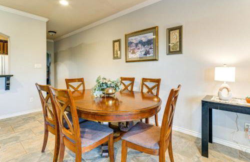 Spacious and Family-Friendly! TAMU Townhome with Yard - Foto 9