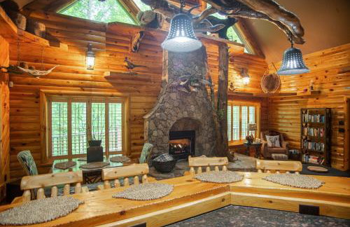 Iron Mountain Lodge - Beautiful Cabin With Forest & Mountain Views! - Photo 16