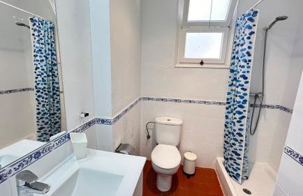 Casa con jardín a 40 metros de la playa. VR. - Foto 61