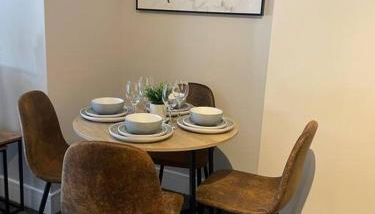 Poplar House by ShortStays4U 2Bedroom house in town centre with free Parking! - Foto 4