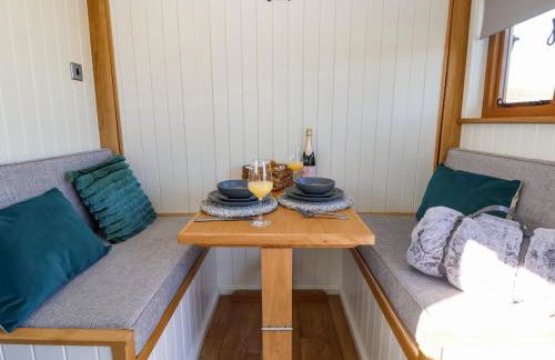 Cariad Bach - Photo 3